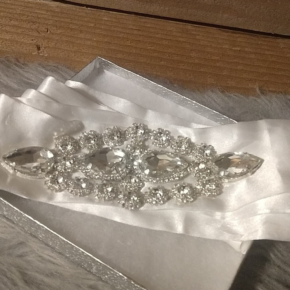 Wedding dress belt.